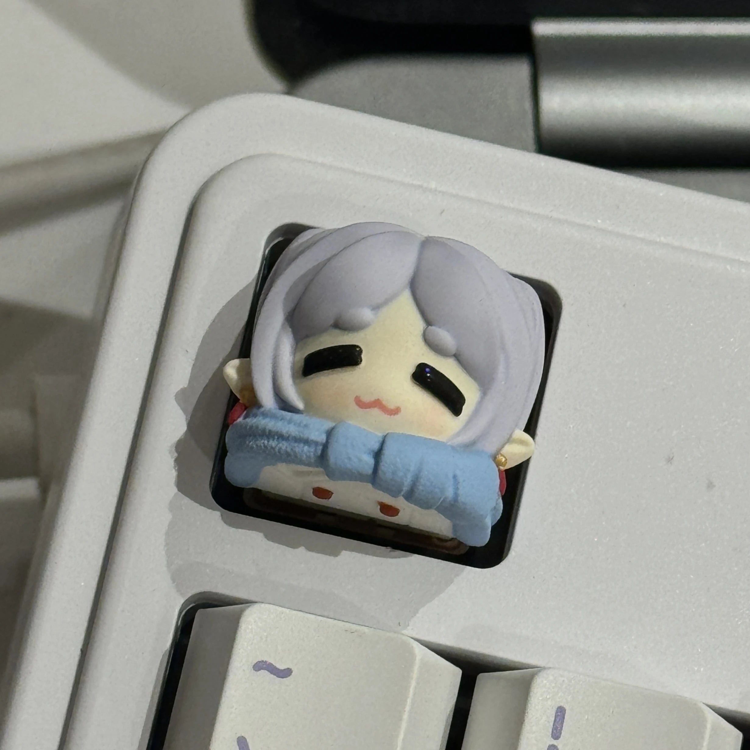Frieren: beyond Journey’S End Keycap Resin Anime Peripheral Kawaii Mechanical Keyboard Accessories Decor Single Keycap Esc Gifts